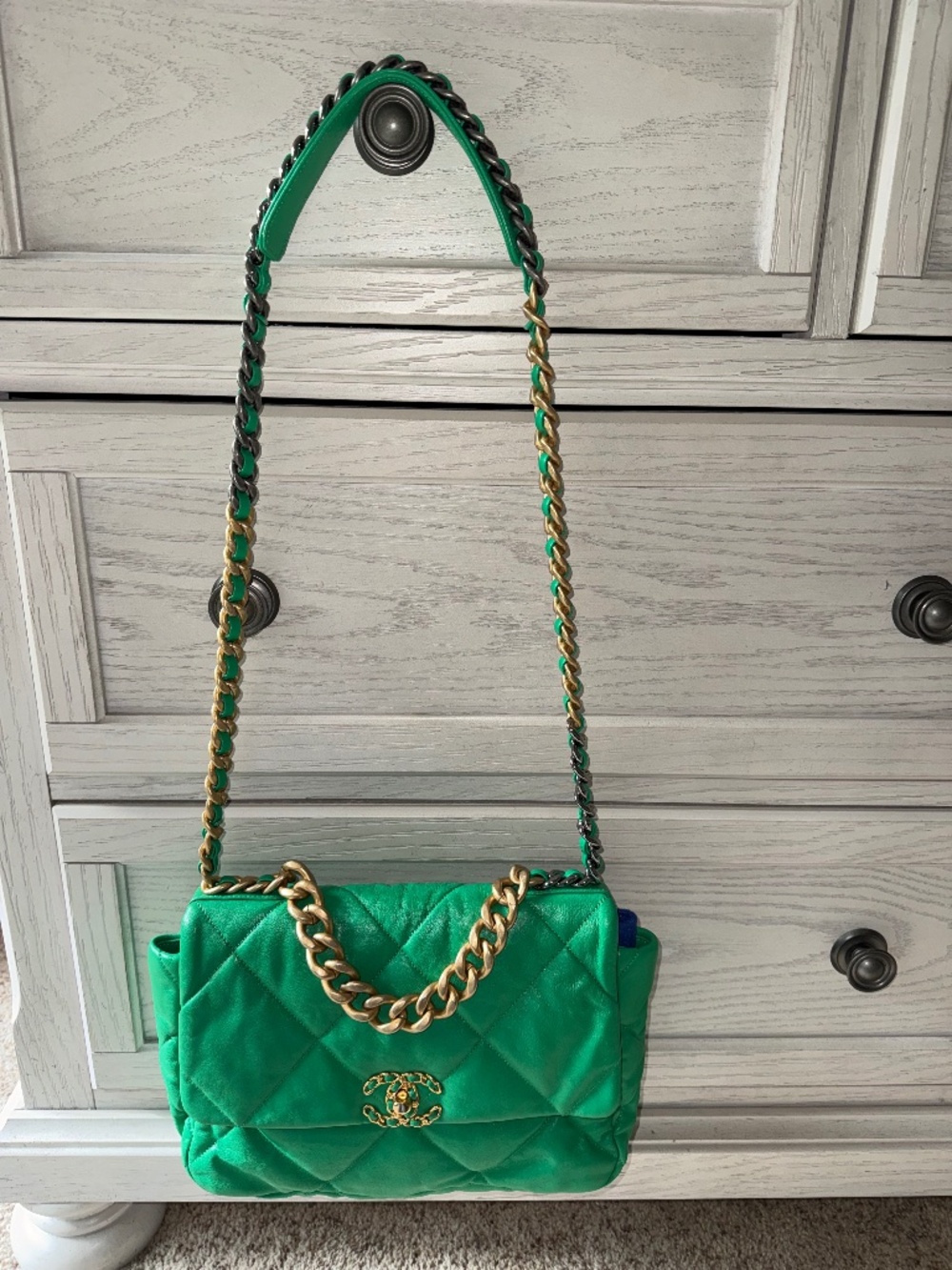 Chanel 19 Green Handbag size Large - Picture 1 of 13